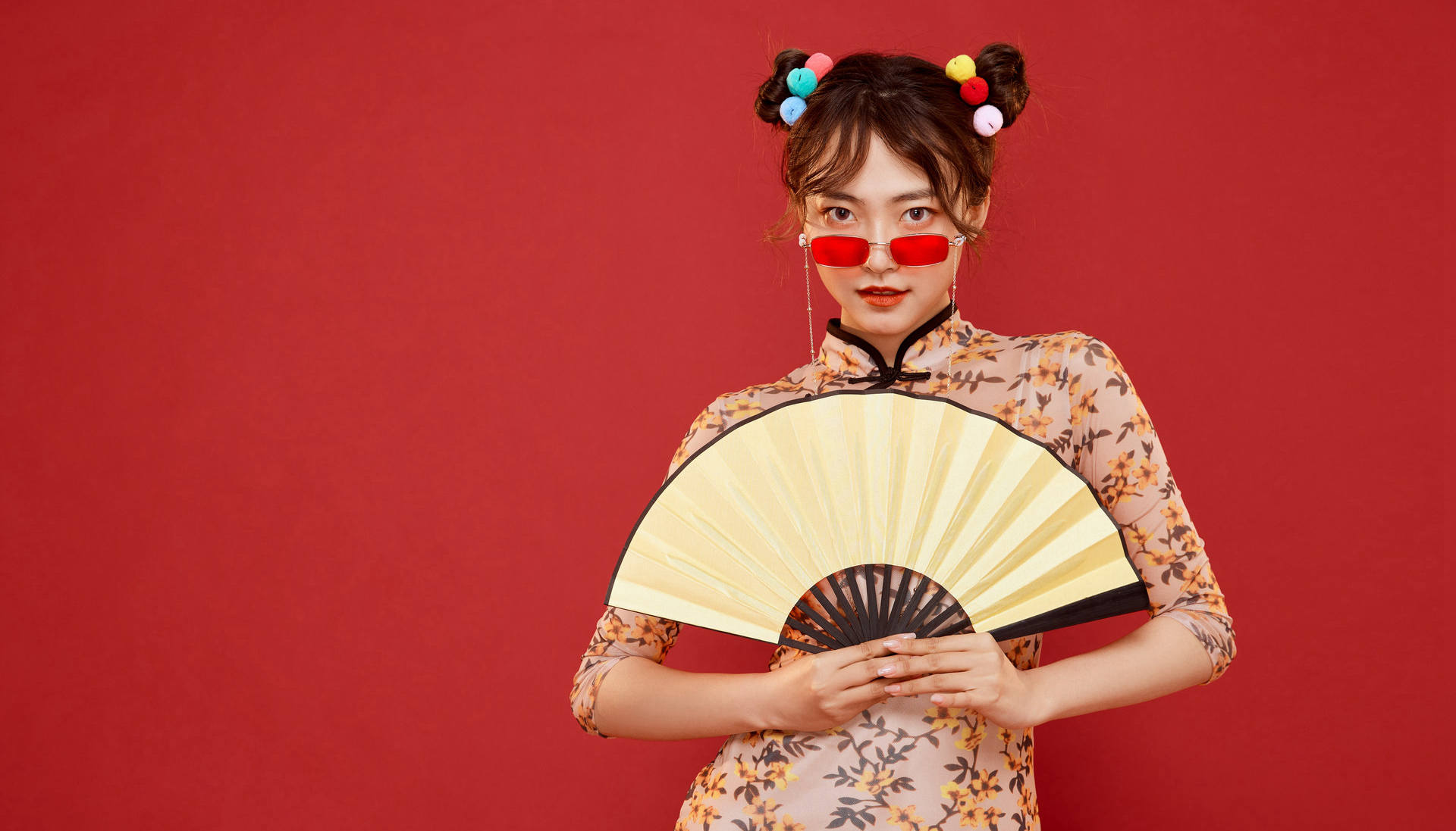 摄图网_501730501_banner_古典东方国潮旗袍美女拿折扇(企业商用)_副本.jpg 摄图网_501730501_banner_古典东方国潮旗袍美女拿折扇(企业商用)_副本.jpg